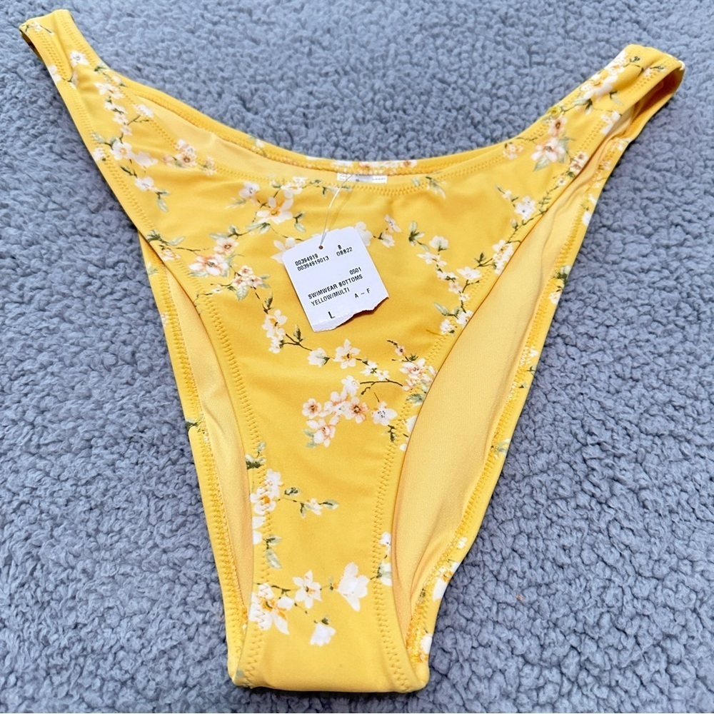 👉 Forever 21 Yellow Floral Bikini Bottom Size L High Cut NWT Swimwear